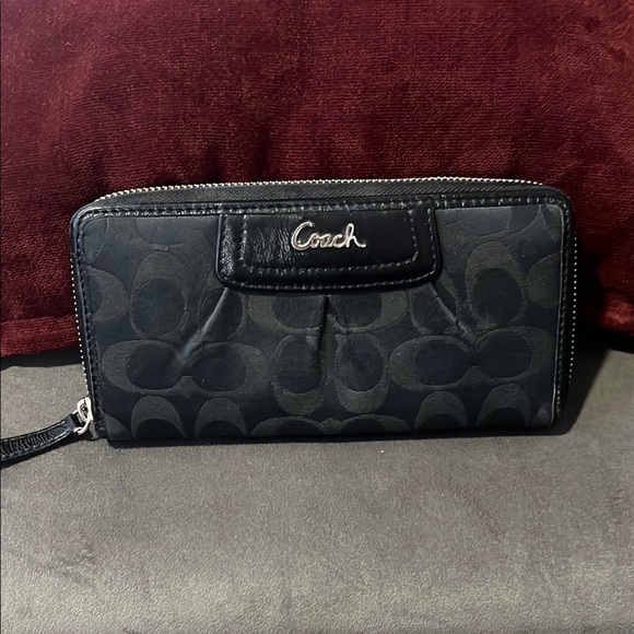 Coach Handbags - EUC Coach Black Women's Wallet Zip Around